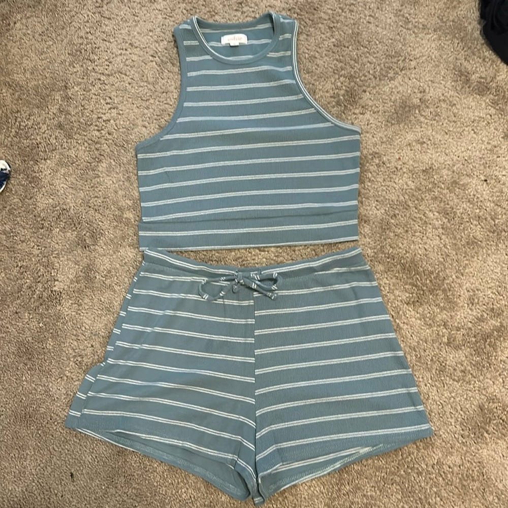 Two piece set